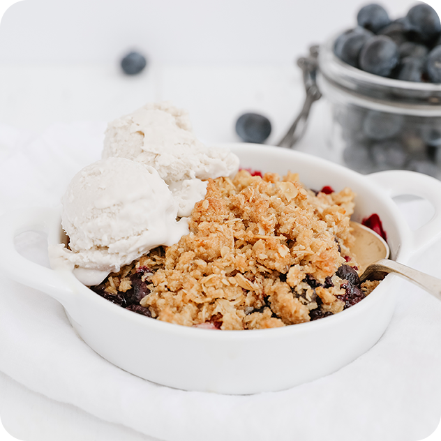 fruit crumble with oatmilk ice cream